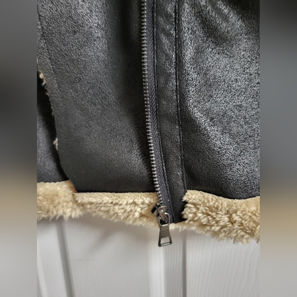 NWOT Miss London Black Label Women's Black and Cream Shearling Jacket Size M - Picture 4 of 9